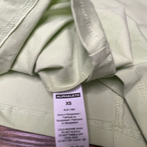 Alphalete Light Green T-Shirt - Picture 7 of 7